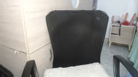 Snapshot of sweett_candy1 chatting on 19, 11, 2025 sweett_candy1 online show from 19, 11, 2025