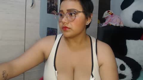 Snapshot of sweett_candy1 chatting on 18, 12, 2025 sweett_candy1 online show from 18, 12, 2025