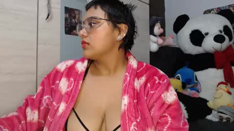 Snapshot of sweett_candy1 chatting on 15, 1, 2026 sweett_candy1 online show from 15, 1, 2026