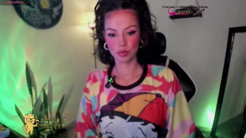 Snapshot of sweettianna chatting on 1, 2, 2026 shamanta Independent modelHelp me reach 100 thumbs up online show from 1, 2, 2026