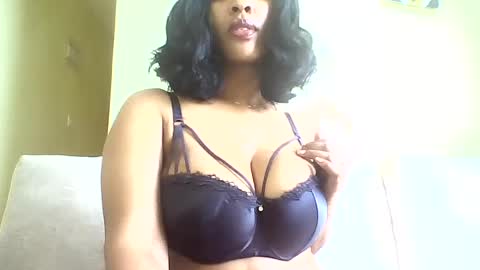 Snapshot of sweetveee chatting on 21, 7, 2026 Vee online show from 21, 7, 2026