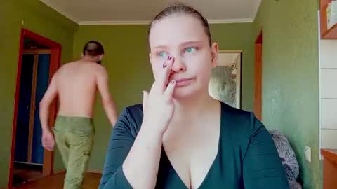 Snapshot of sweetxpiggy chatting on 5, 8, 2026 SweetxPiggy online show from 5, 8, 2026
