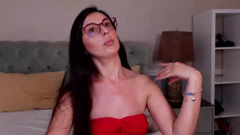 Bea Moan from LovenseWet from Tip MenuOpen for Private online show from 17, 7, 2026