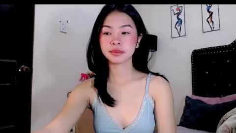 Snapshot of swt_asianholly chatting on 4, 11, 2025 Holly online show from 4, 11, 2025