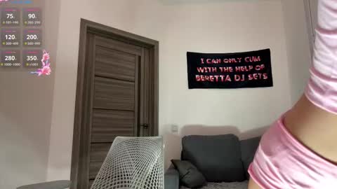 Snapshot of sydneyhackathorn chatting on 3, 3, 2026 Mona online show from 3, 3, 2026