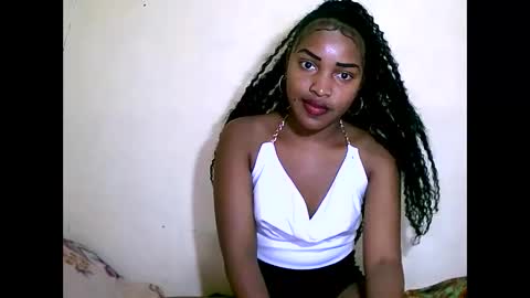 Snapshot of sylviasexy27 chatting on 4, 12, 2024 sylviasexy27 online show from 4, 12, 2024