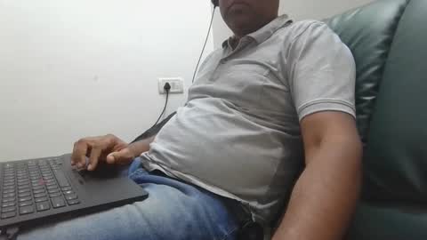 Snapshot of symond_jns chatting on 29, 10, 2025 symond_jns online show from 29, 10, 2025