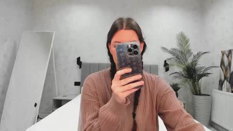 Snapshot of synop_sis chatting on 16, 2, 2026 Mila online show from 16, 2, 2026