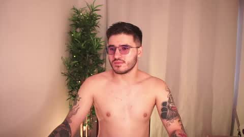 t0ny_wylie online show from 31, 5, 2026