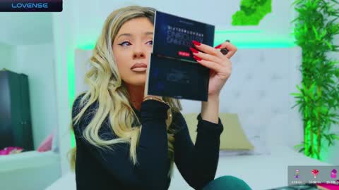 Snapshot of taahiraarabian chatting on 23, 12, 2024 Arianna online show from 23, 12, 2024