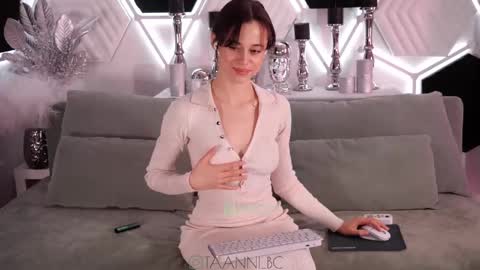 Snapshot of taanni_bc chatting on 1, 3, 2025 TAANNI online show from 1, 3, 2025