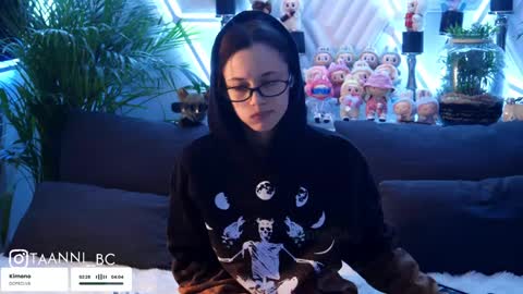 Snapshot of taanni_bc chatting on 17, 10, 2025 TAANNI online show from 17, 10, 2025