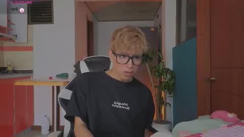 Snapshot of taichi_bluy chatting on 19, 2, 2026 taichi online show from 19, 2, 2026