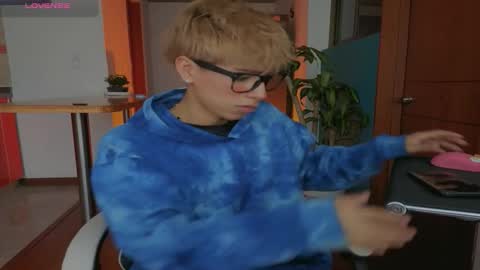 Snapshot of taichi_bluy chatting on 22, 2, 2026 taichi online show from 22, 2, 2026