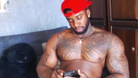 Tairon Tucke online show from 18, 12, 2024