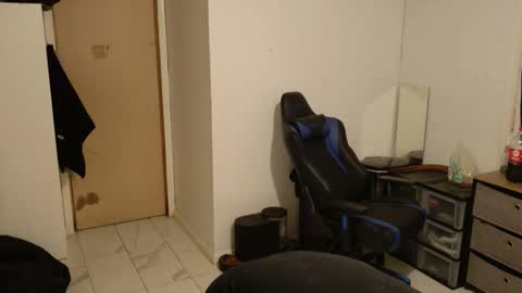 Snapshot of talenjames chatting on 28, 10, 2025 Talen James online show from 28, 10, 2025