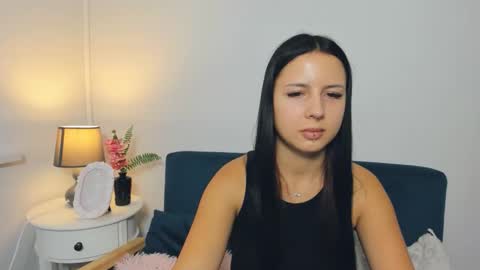 Snapshot of taliasensitive chatting on 8, 10, 2025 taliasensitive online show from 8, 10, 2025