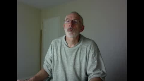 Snapshot of taliesin4321 chatting on 15, 10, 2025 Jack Pierrot online show from 15, 10, 2025