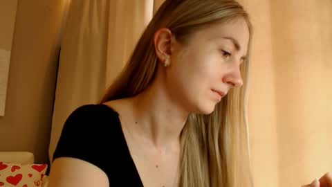  Kira  online show from 3, 3, 2025