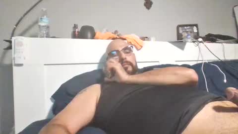 Snapshot of talllatino310 chatting on 21, 10, 2025 talllatino310 online show from 21, 10, 2025