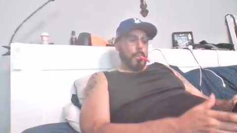 Snapshot of talllatino310 chatting on 22, 10, 2025 talllatino310 online show from 22, 10, 2025