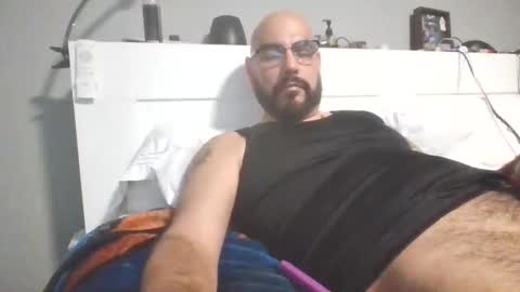 Snapshot of talllatino310 chatting on 14, 11, 2025 talllatino310 online show from 14, 11, 2025