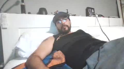 Snapshot of talllatino310 chatting on 15, 11, 2025 talllatino310 online show from 15, 11, 2025