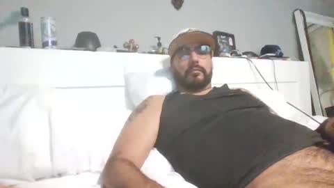 Snapshot of talllatino310 chatting on 17, 11, 2025 talllatino310 online show from 17, 11, 2025