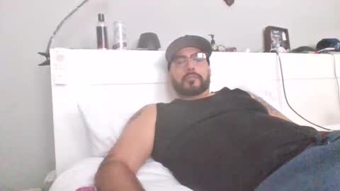 Snapshot of talllatino310 chatting on 18, 11, 2025 talllatino310 online show from 18, 11, 2025