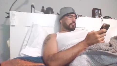 Snapshot of talllatino310 chatting on 21, 11, 2025 talllatino310 online show from 21, 11, 2025