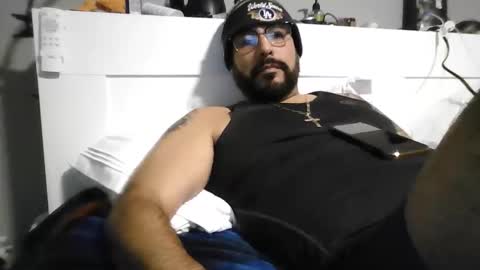 Snapshot of talllatino310 chatting on 26, 11, 2025 talllatino310 online show from 26, 11, 2025