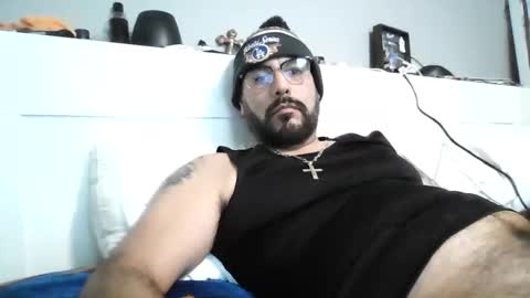 Snapshot of talllatino310 chatting on 29, 11, 2025 talllatino310 online show from 29, 11, 2025