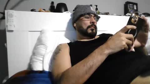 Snapshot of talllatino310 chatting on 2, 12, 2025 talllatino310 online show from 2, 12, 2025