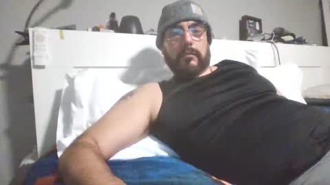 Snapshot of talllatino310 chatting on 18, 12, 2025 talllatino310 online show from 18, 12, 2025