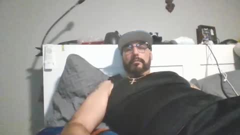 Snapshot of talllatino310 chatting on 10, 1, 2026 talllatino310 online show from 10, 1, 2026