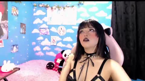 Alejandra Independent model online show from 18, 4, 2026