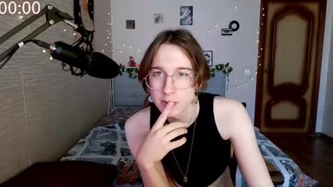 Snapshot of tangerine4dreams chatting on 17, 2, 2025 Milena Kuprianova online show from 17, 2, 2025