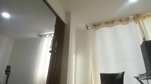 taniabonnet  online show from 7, 3, 2026