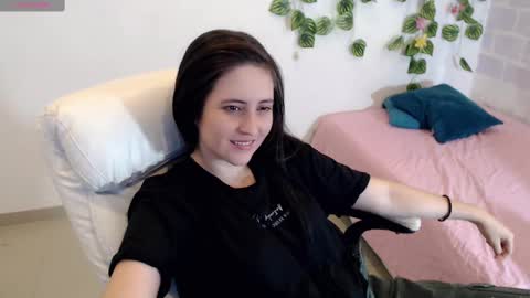 Snapshot of taniadevil_69 chatting on 4, 11, 2025 Tania online show from 4, 11, 2025