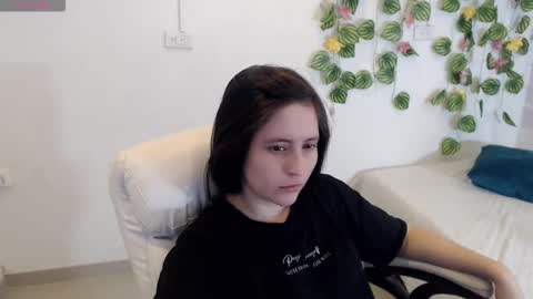 Snapshot of taniadevil_69 chatting on 5, 12, 2025 Tania online show from 5, 12, 2025