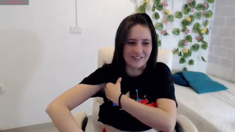 Snapshot of taniadevil_69 chatting on 17, 12, 2025 Tania online show from 17, 12, 2025