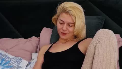 Snapshot of taniyagrey chatting on 19, 2, 2026 tanyaGrey online show from 19, 2, 2026