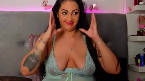 Snapshot of tanyakrosss chatting on 11, 10, 2025 Tania online show from 11, 10, 2025