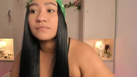Snapshot of tarawiilson_ chatting on 11, 6, 2026 T A R A online show from 11, 6, 2026