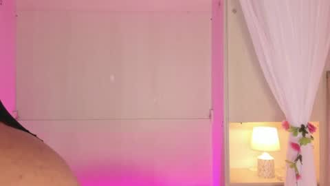 Snapshot of tarawiilson_ chatting on 15, 7, 2026 T A R A online show from 15, 7, 2026