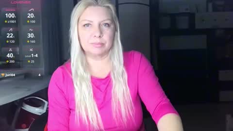 Snapshot of tasha__moon chatting on 4, 12, 2025 Tasha Moon online show from 4, 12, 2025
