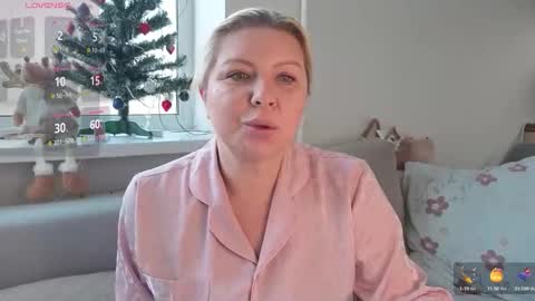 Snapshot of tasha__moon chatting on 12, 1, 2026 Tasha Moon online show from 12, 1, 2026