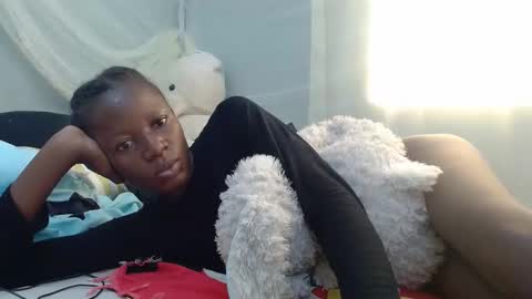 milan online show from 12, 3, 2025