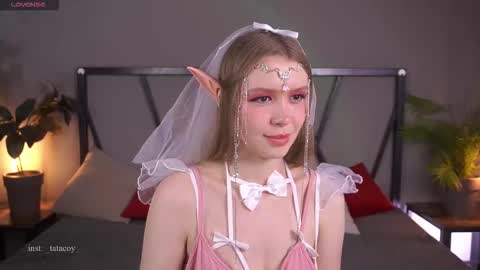 Snapshot of tatacoy chatting on 2, 12, 2025 TataCoy online show from 2, 12, 2025