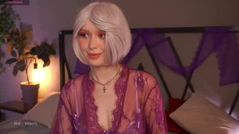 Snapshot of tatacoy chatting on 5, 12, 2025 TataCoy online show from 5, 12, 2025